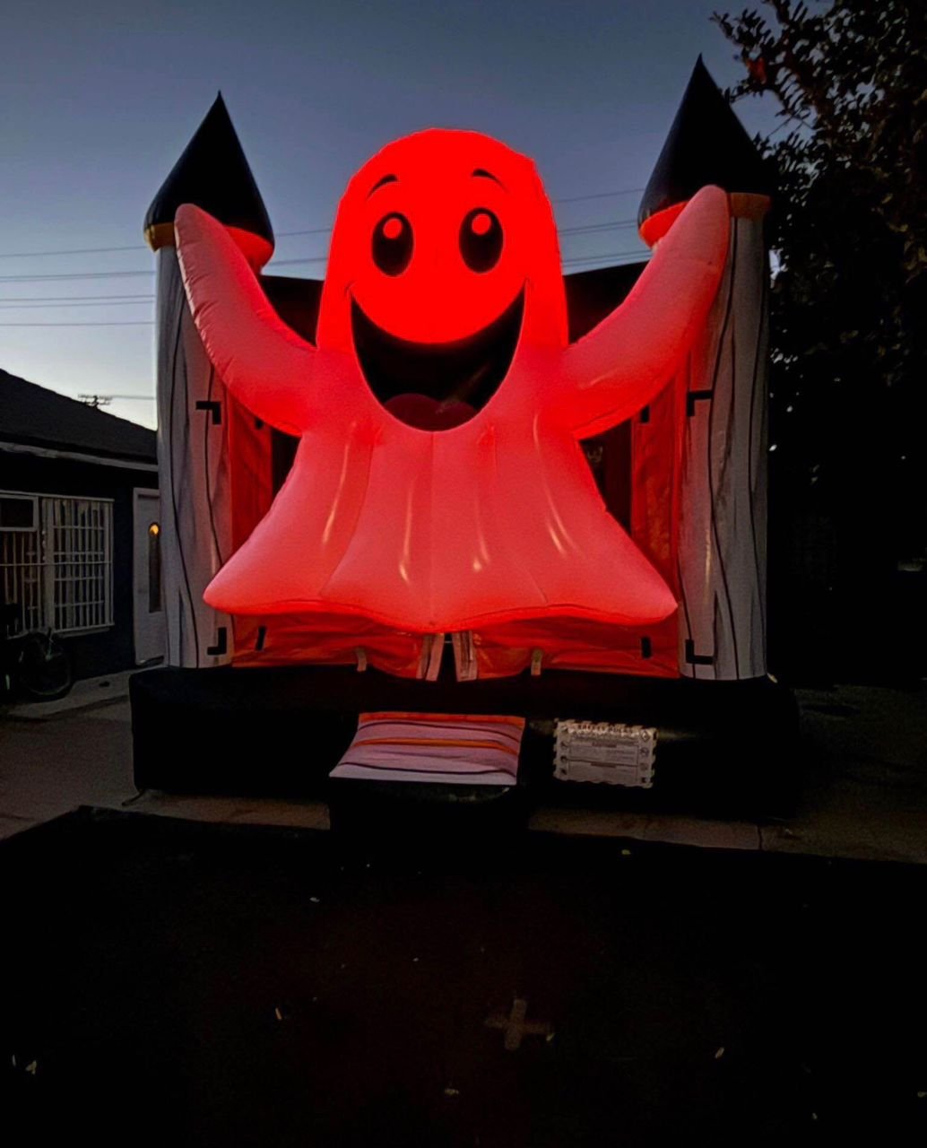 Glowing Ghost Bounce House - Image 3